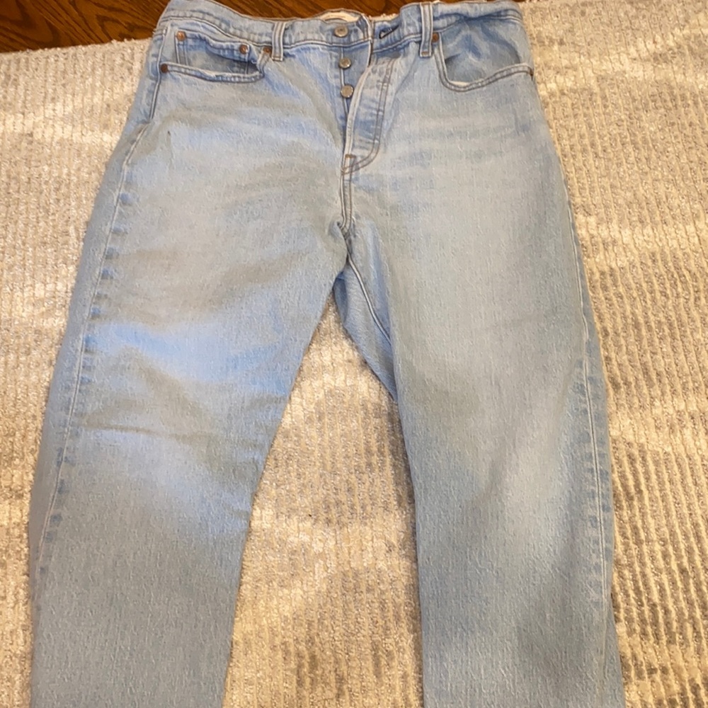 Levi’s light wash